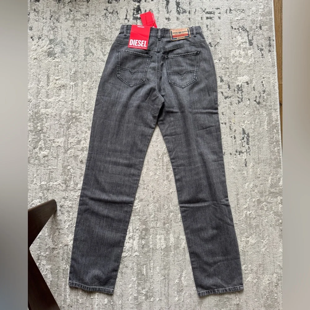 NWT Women’s Diesel High Waisted Straight Leg Jeans 27x32